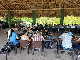 Sambo Mambo Beach Hotel