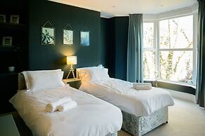 Luxurious Tranquil Four Bedroom Retreat in Buxton