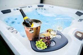 Luxurious Tranquil Four Bedroom Retreat in Buxton