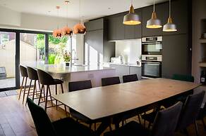 Luxurious Tranquil Four Bedroom Retreat in Buxton