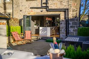 Luxurious Tranquil Four Bedroom Retreat in Buxton