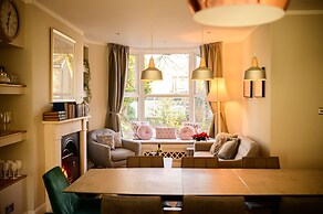 Luxurious Tranquil Four Bedroom Retreat in Buxton