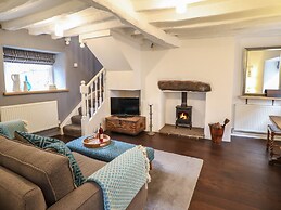 3 Ivy Court