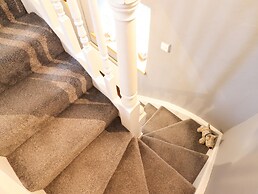 3 Ivy Court