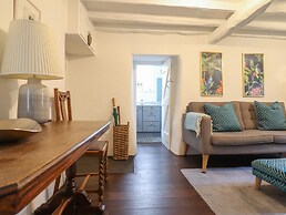 3 Ivy Court