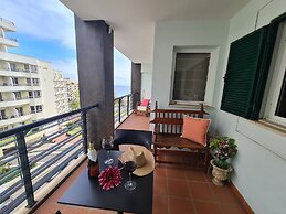 Seaside Escape - 3 Bedroom Apartment Sleeps 6