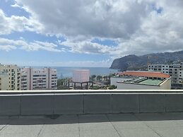 Seaside Escape - 3 Bedroom Apartment Sleeps 6