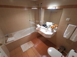 Seaside Escape - 3 Bedroom Apartment Sleeps 6