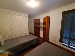 Seaside Escape - 3 Bedroom Apartment Sleeps 6