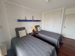 Seaside Escape - 3 Bedroom Apartment Sleeps 6