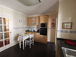 Seaside Escape - 3 Bedroom Apartment Sleeps 6