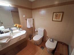 Seaside Escape - 3 Bedroom Apartment Sleeps 6