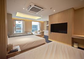UH Suite Seoul Square