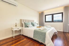6-bed House - Sleeps 12 - Pool, Bbq, Pool Table