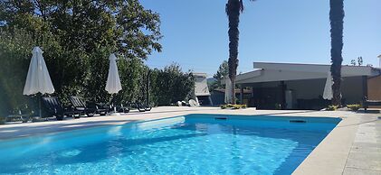 6-bed House - Sleeps 12 - Pool, Bbq, Pool Table