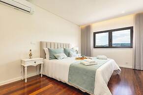 6-bed House - Sleeps 12 - Pool, Bbq, Pool Table