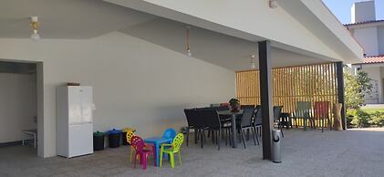 6-bed House - Sleeps 12 - Pool, Bbq, Pool Table