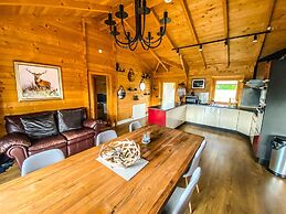 Sleeps6- Hot Tub- Pet Friendly- Log Burner