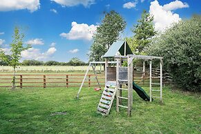 Sleeps6- Hot Tub- Pet Friendly- Log Burner