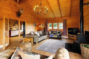 Sleeps6- Hot Tub- Pet Friendly- Log Burner