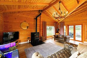 Sleeps6- Hot Tub- Pet Friendly- Log Burner