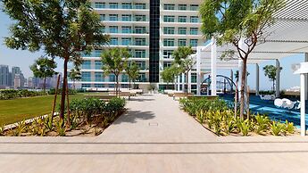 Sunrise Bay 2BR Luxury Apartment