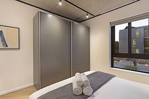 Bridgewater View 415 by HostAgents
