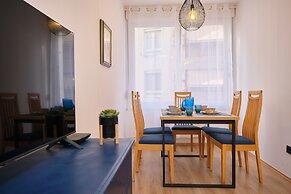 Bacci Central 2-Bedroom Apartment by Litto