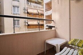 Bacci Central 2-Bedroom Apartment by Litto