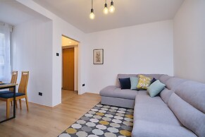 Bacci Central 2-Bedroom Apartment by Litto