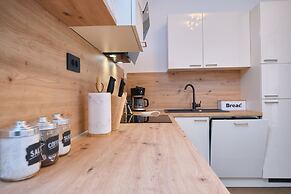 Bacci Central 2-Bedroom Apartment by Litto