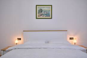 Bacci Central 2-Bedroom Apartment by Litto