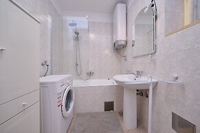 Bacci Central 2-Bedroom Apartment by Litto