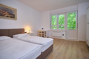 Bacci Central 2-Bedroom Apartment by Litto