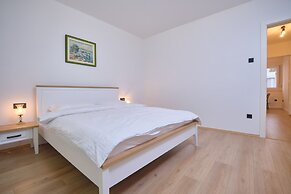 Bacci Central 2-Bedroom Apartment by Litto
