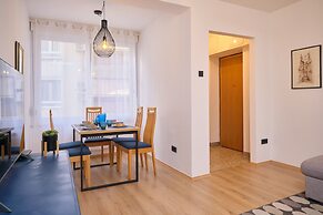Bacci Central 2-Bedroom Apartment by Litto