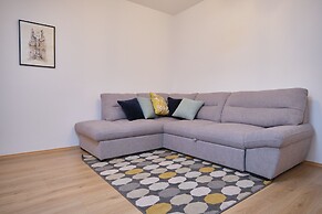 Bacci Central 2-Bedroom Apartment by Litto