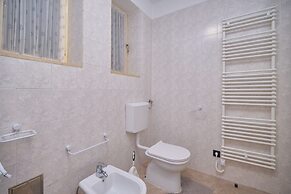 Bacci Central 2-Bedroom Apartment by Litto