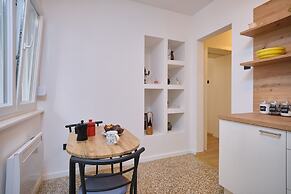 Bacci Central 2-Bedroom Apartment by Litto