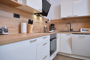 Bacci Central 2-Bedroom Apartment by Litto