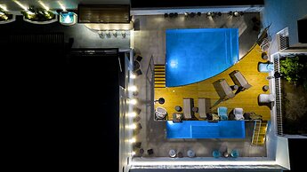 Deluxe Suites Santorini