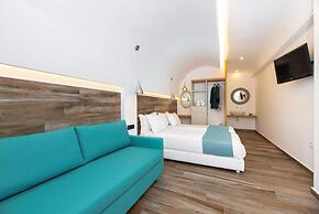 Deluxe Suites Santorini