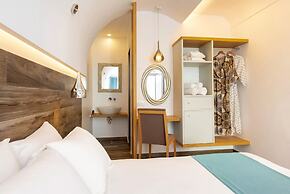 Deluxe Suites Santorini