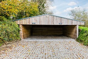 Courtyard Cottage - Within the Helland Barton Farm Collection