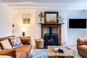 Courtyard Cottage - Within the Helland Barton Farm Collection