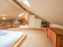 Dove Tail Barn