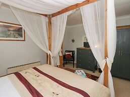 Lake Lodge