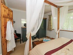 Lake Lodge