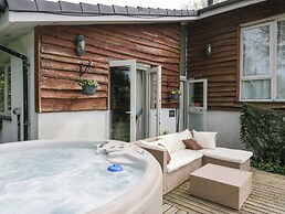 Lake Lodge