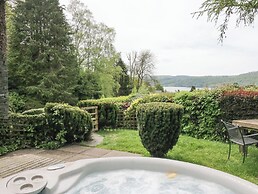 Lake Lodge
